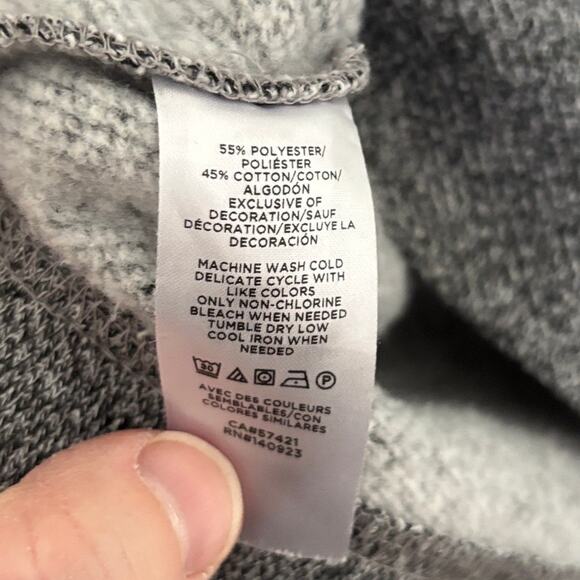 Lou & Grey Lou & Grey Heart Emoji Fleeceback Sweatshirt embroidered preppy twee - Picture 10 of 10